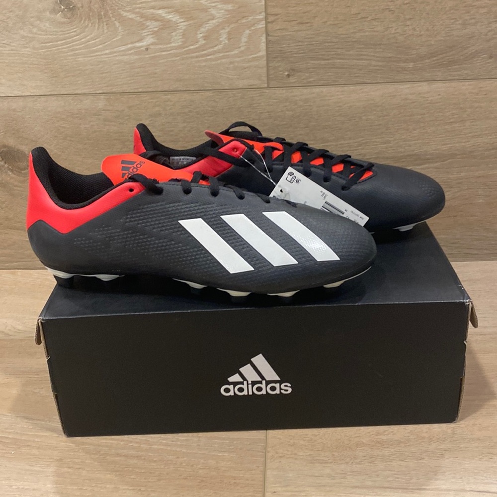 Mens cleats. Brand new size 8.5